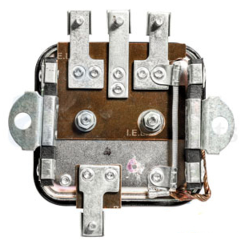 Case-IH Voltage Regulator - image 2
